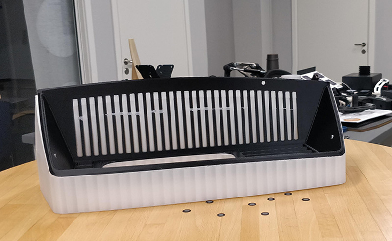 Skotergrill med supportmaterial direkt från Stratasys F770 3D-skrivare.